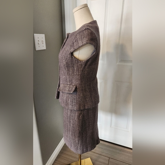 Banana Republic Taupe Skirt Suit - Size 4 - Picture 8 of 16